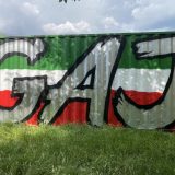 Graffiti w centrum Parku Słonecznego